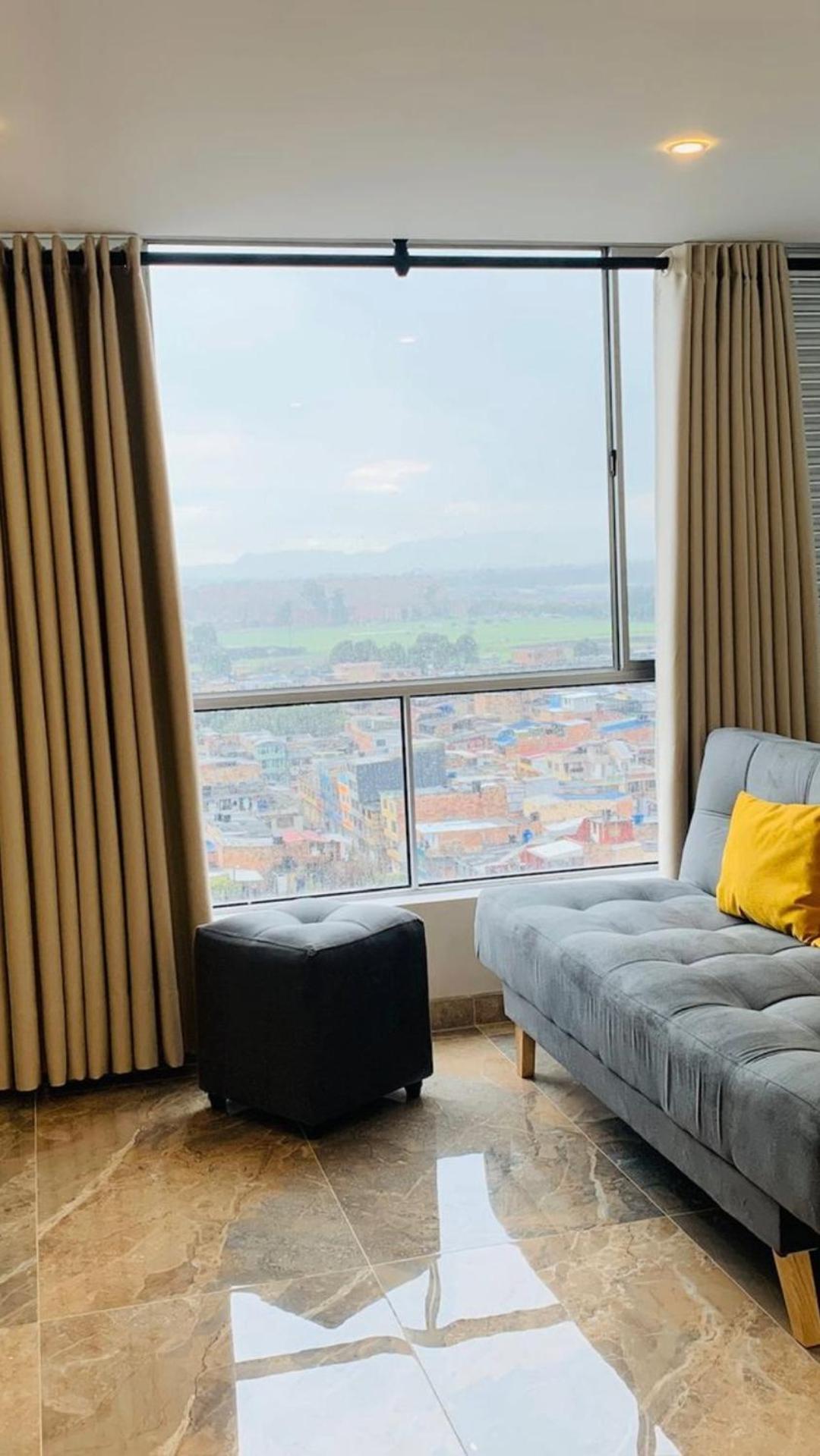Alquiler En Cerca Al Aeropuerto-colibri Dorado-by-wonderlust Apartamento Bogotá